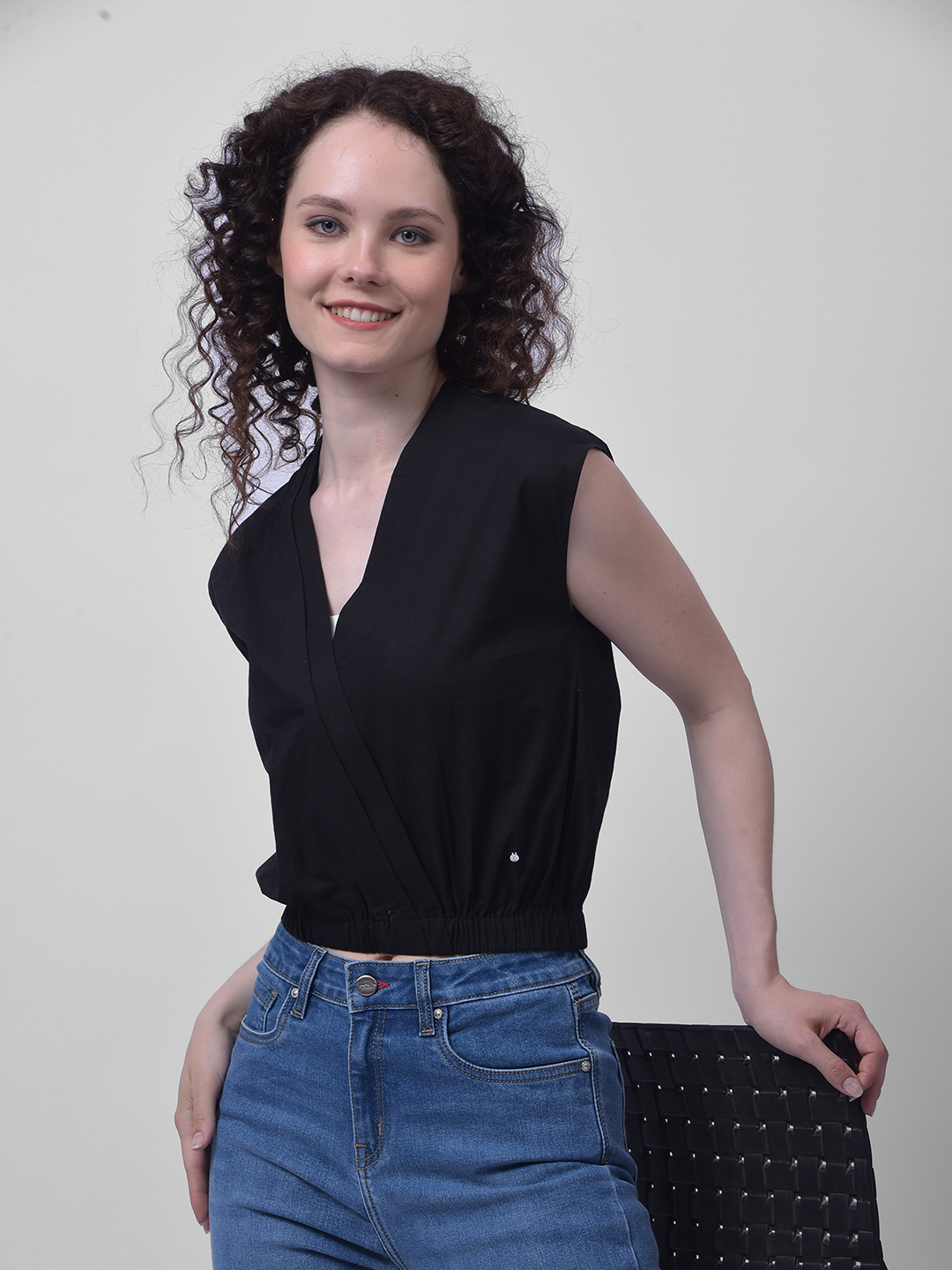 Numero Uno Women Black Sleeveless V-Neck Crop Top